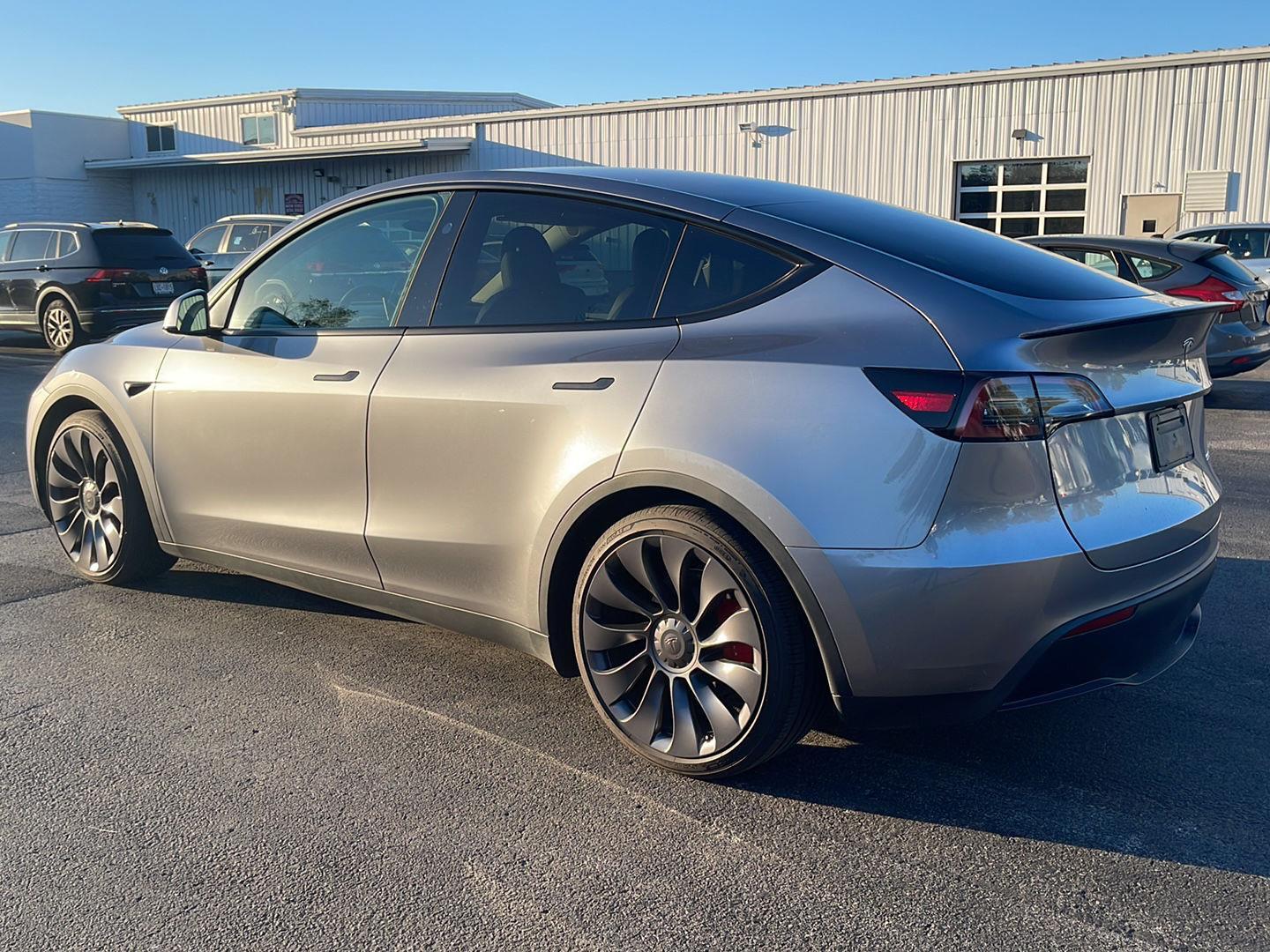 2025 Tesla Model Y Performance photo 4