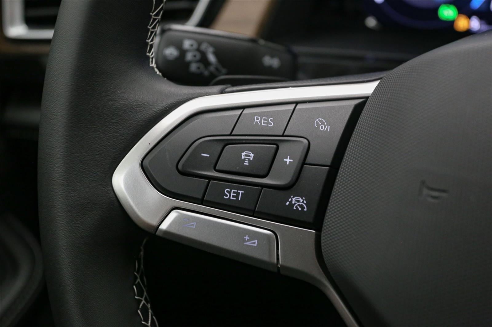 2026 Volkswagen Atlas SE w/Tech - Photo 22