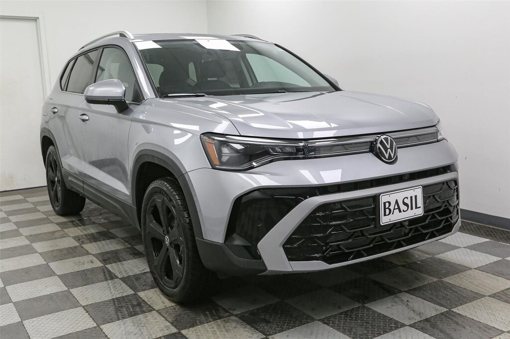 Used 2025 Volkswagen Taos SEL 4MOTION