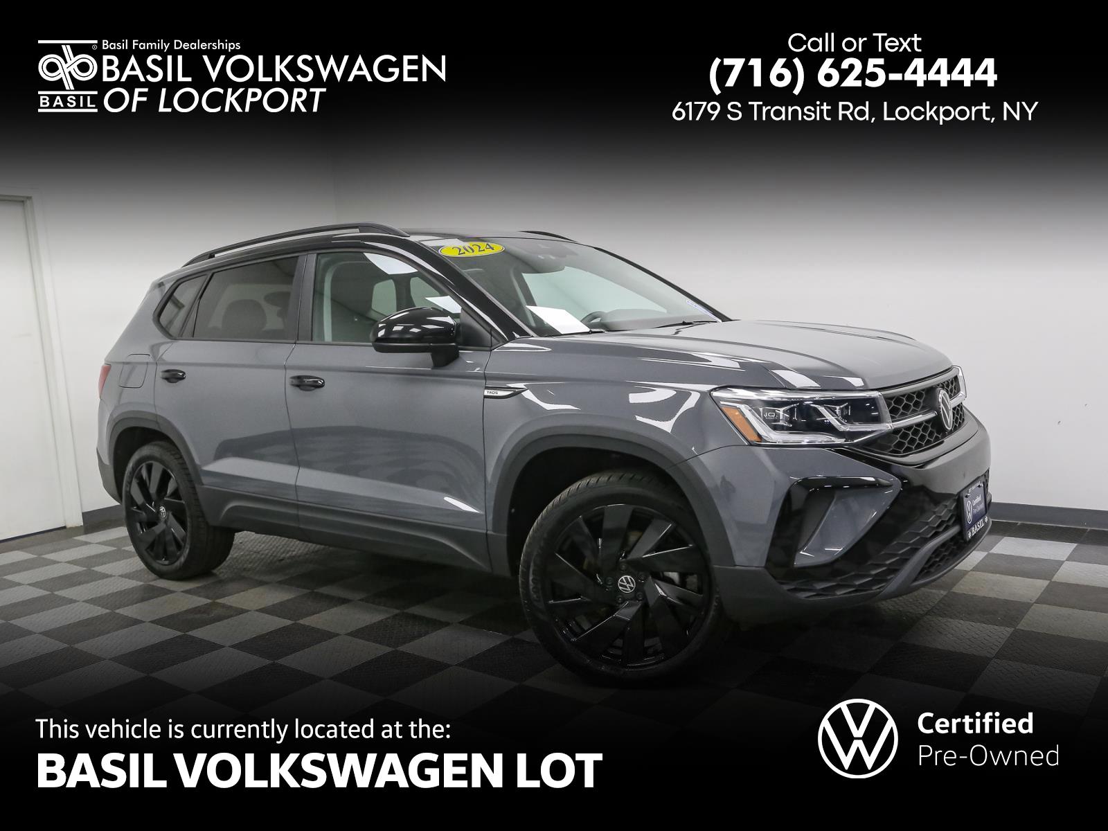 2024 Volkswagen Taos SE Black's photo