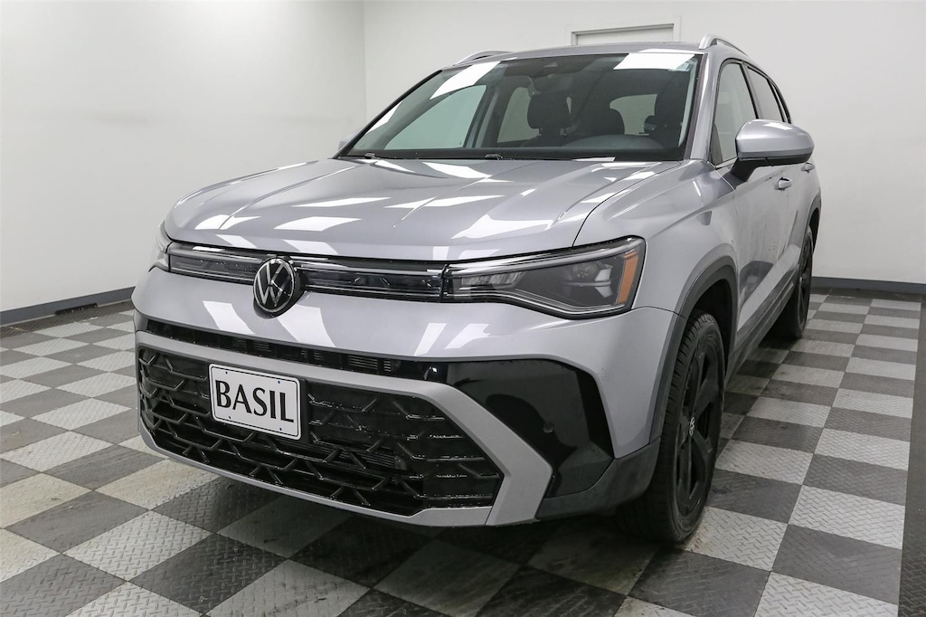 Used 2025 Volkswagen Taos SEL 4MOTION