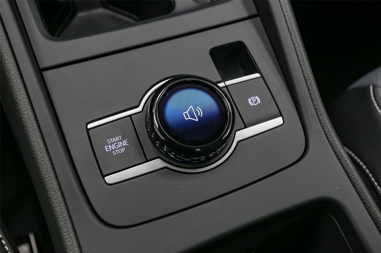 2025 Volkswagen Tiguan SE - Photo 22