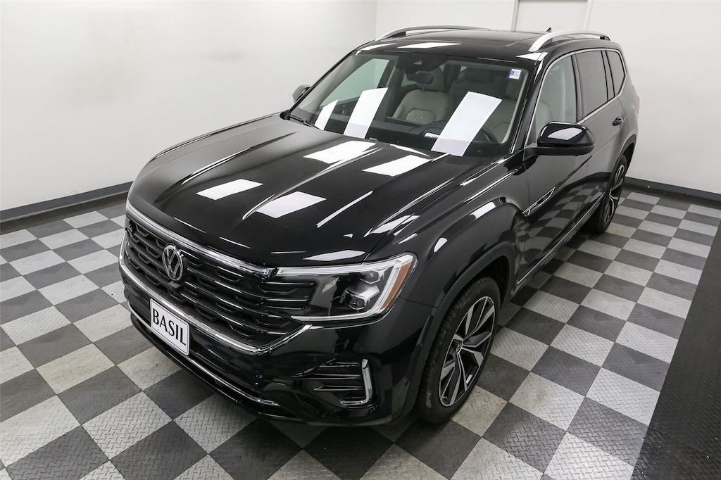 2026 Volkswagen Atlas SEL Premium R-Line photo 4