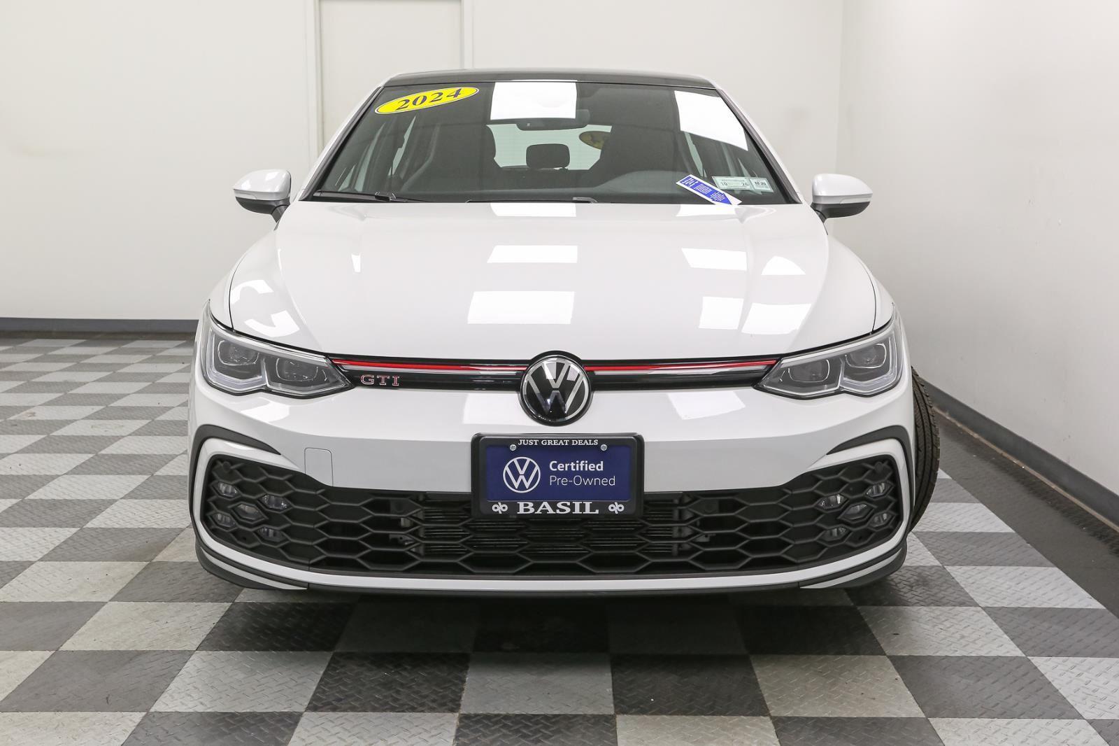 2024 Volkswagen Golf GTI SE photo 2