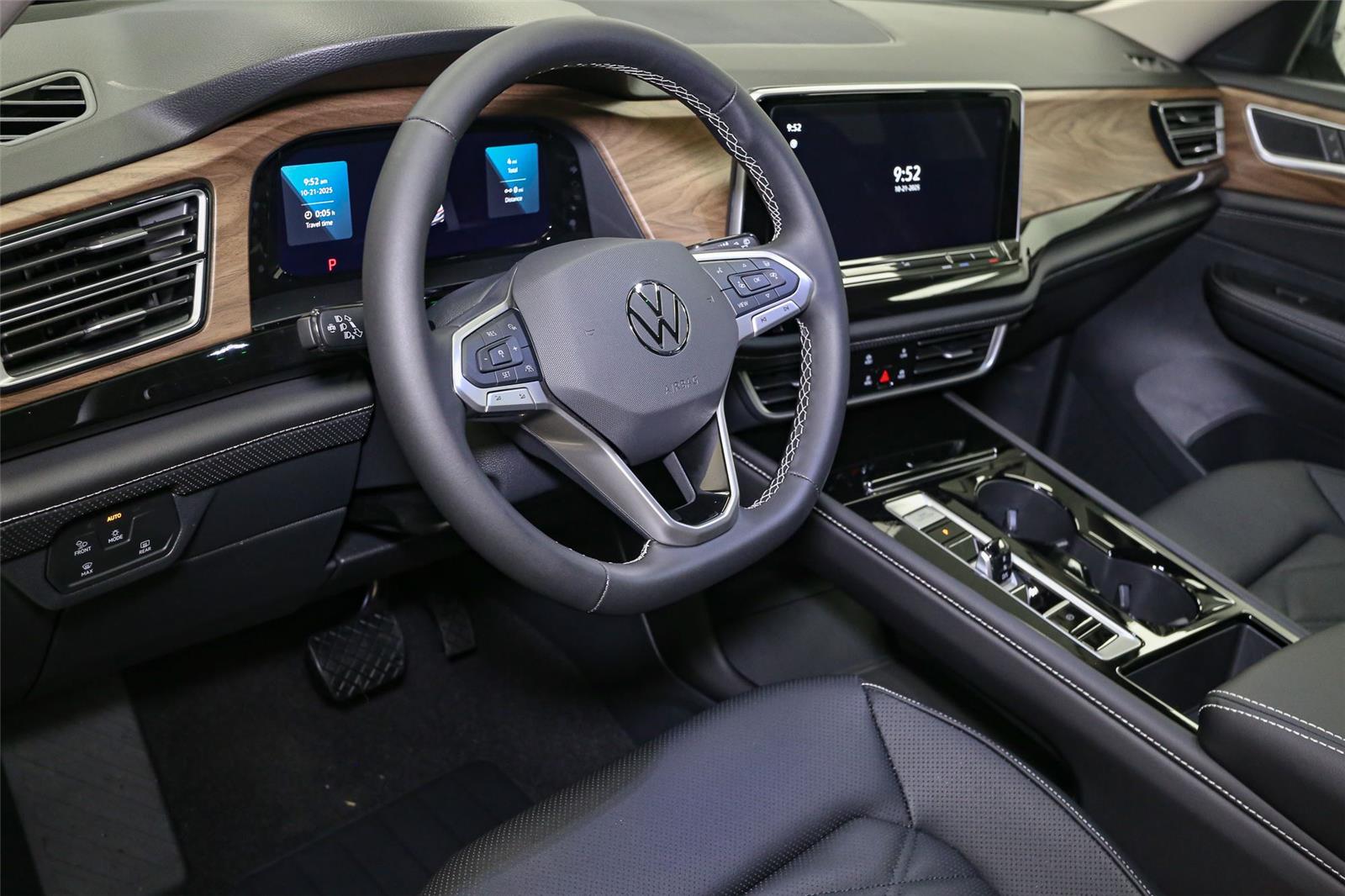 2026 Volkswagen Atlas SE w/Tech - Photo 18