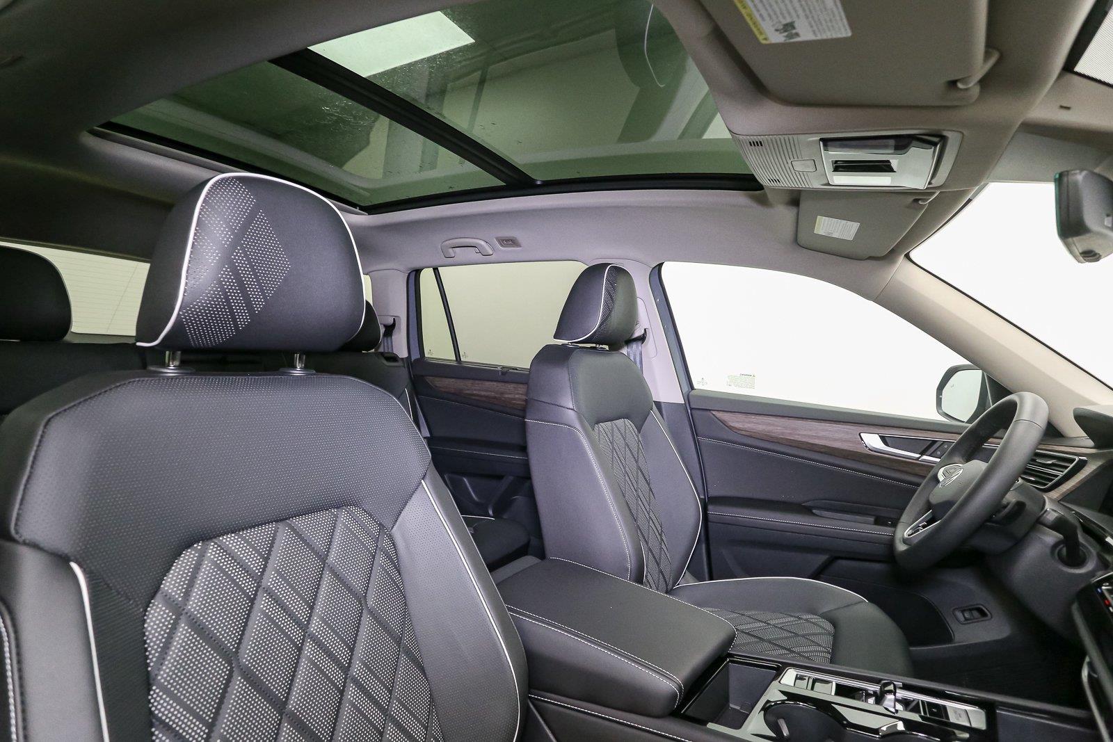 2026 Volkswagen Atlas SEL Premium R-Line - Photo 16