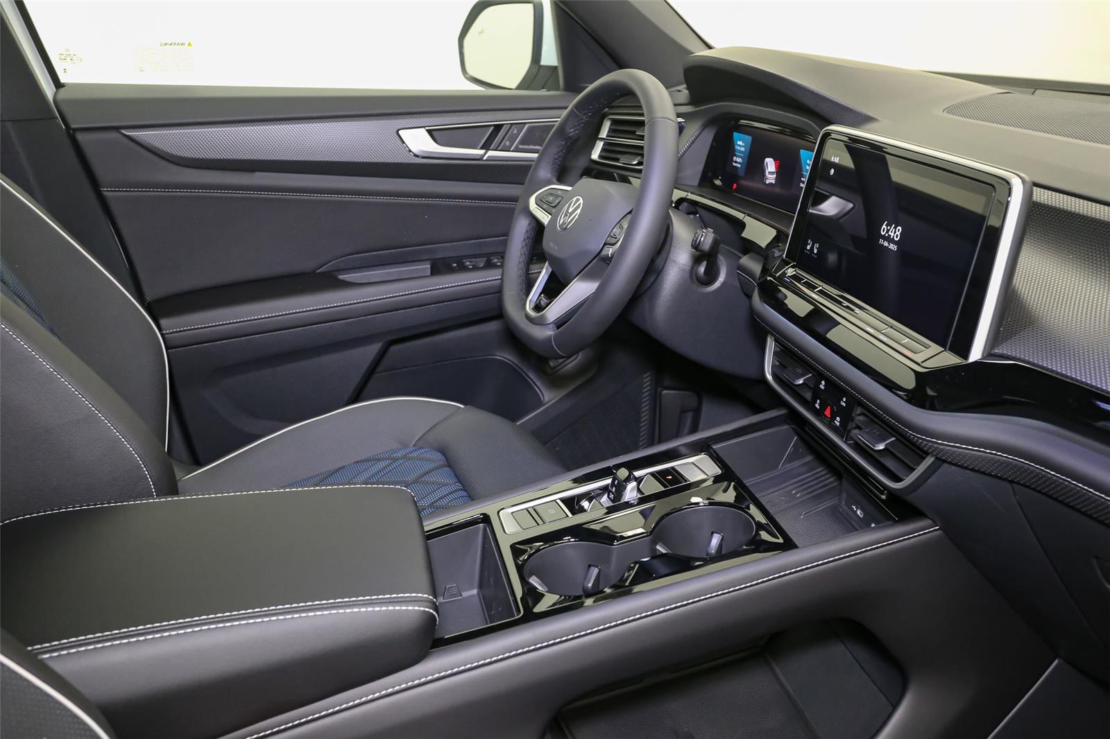 2026 Volkswagen Atlas Cross Sport SEL Premium R-LINE - Photo 16