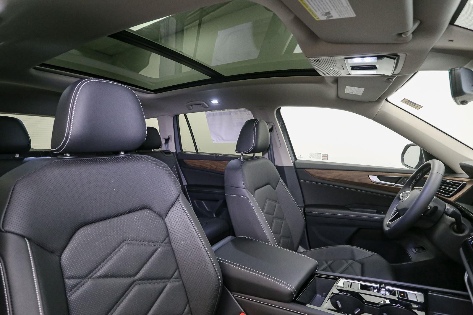 2026 Volkswagen Atlas SE w/Tech - Photo 14