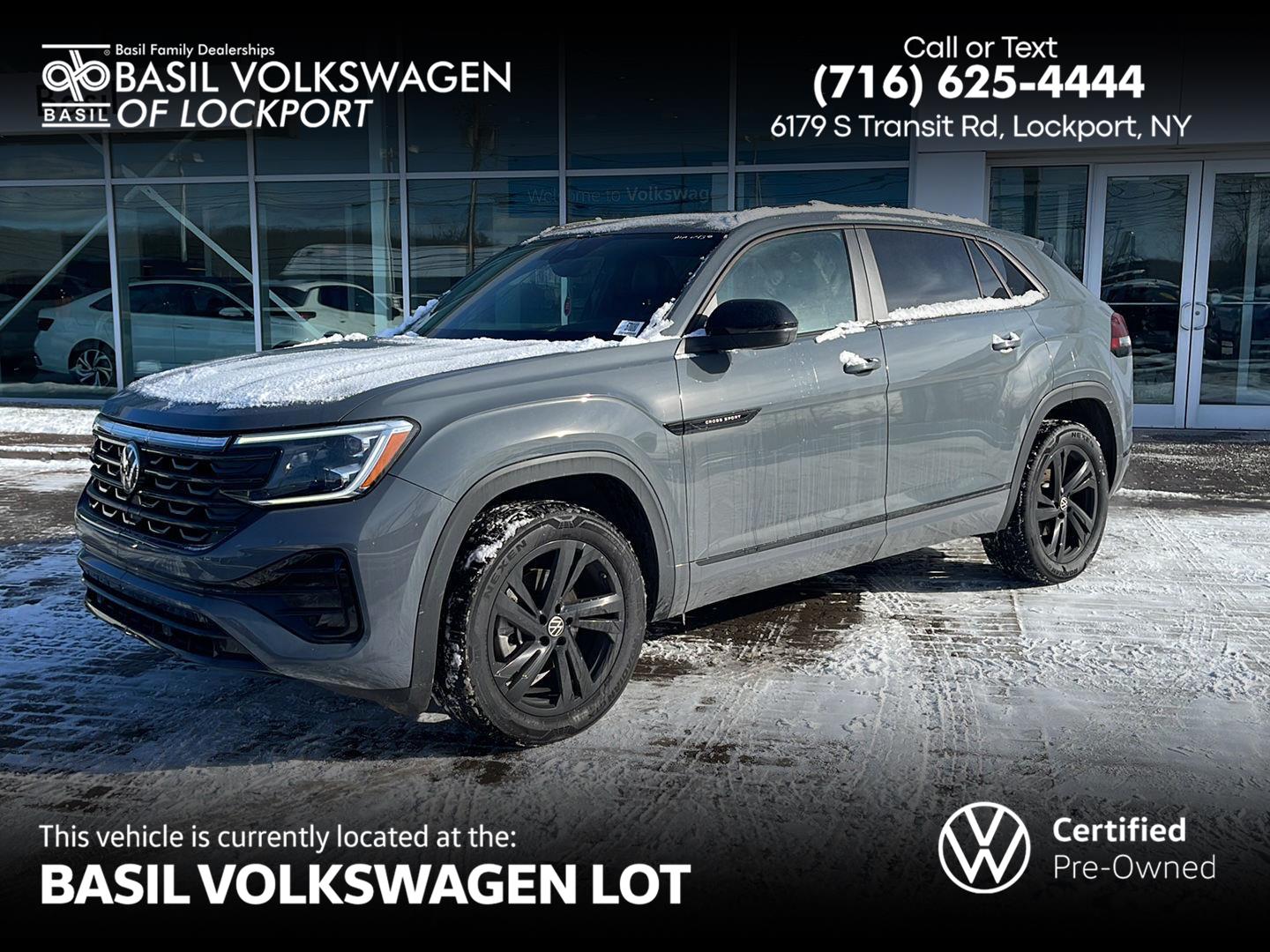 2025 Volkswagen Atlas Cross Sport SEL R-LINE's photo