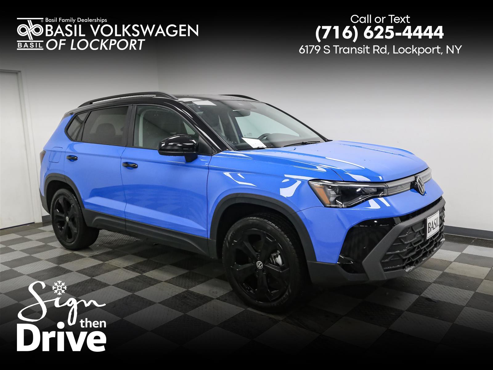 2025 Volkswagen Taos SE Black's photo