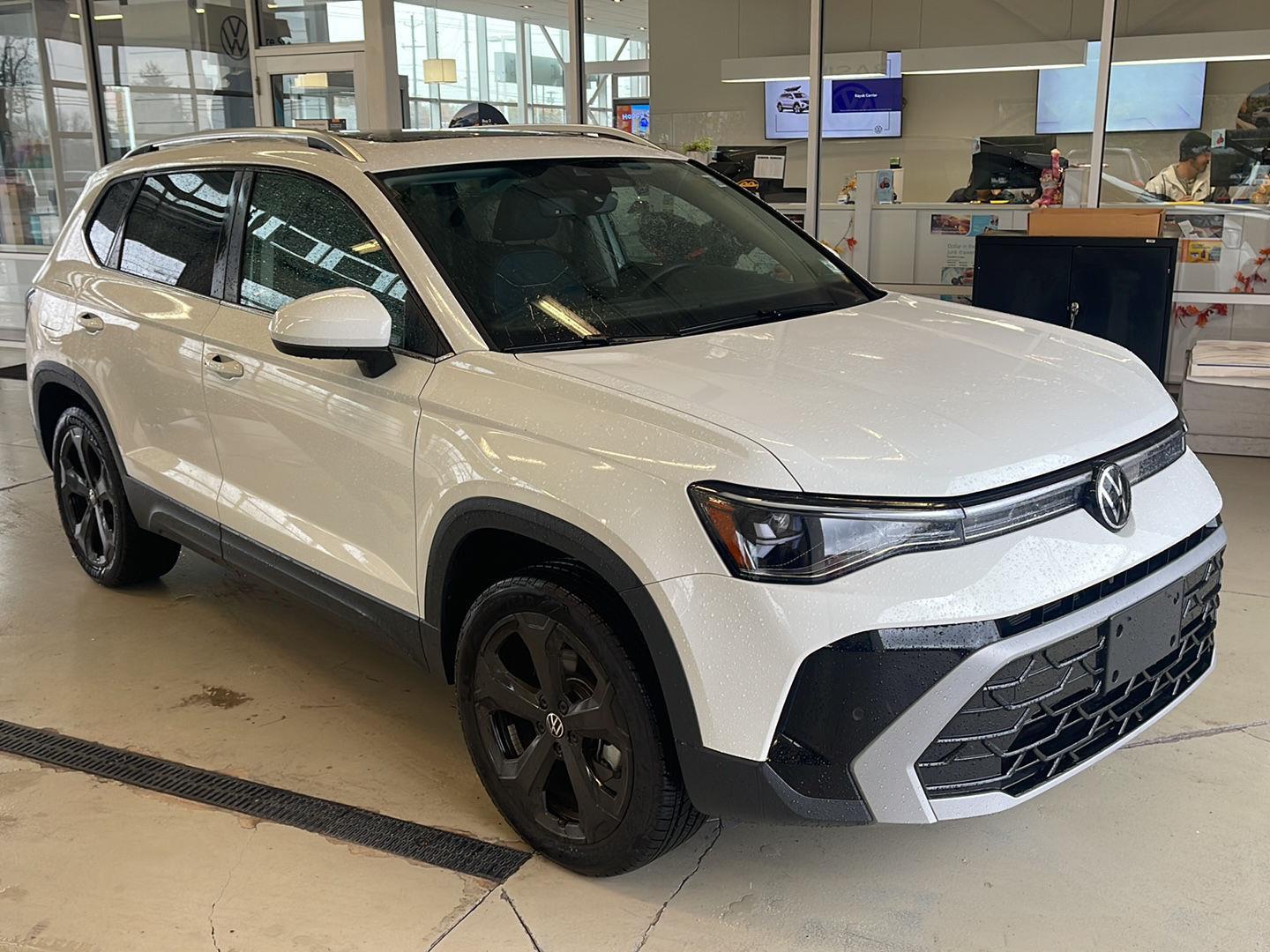 2025 Volkswagen Taos SEL photo 2