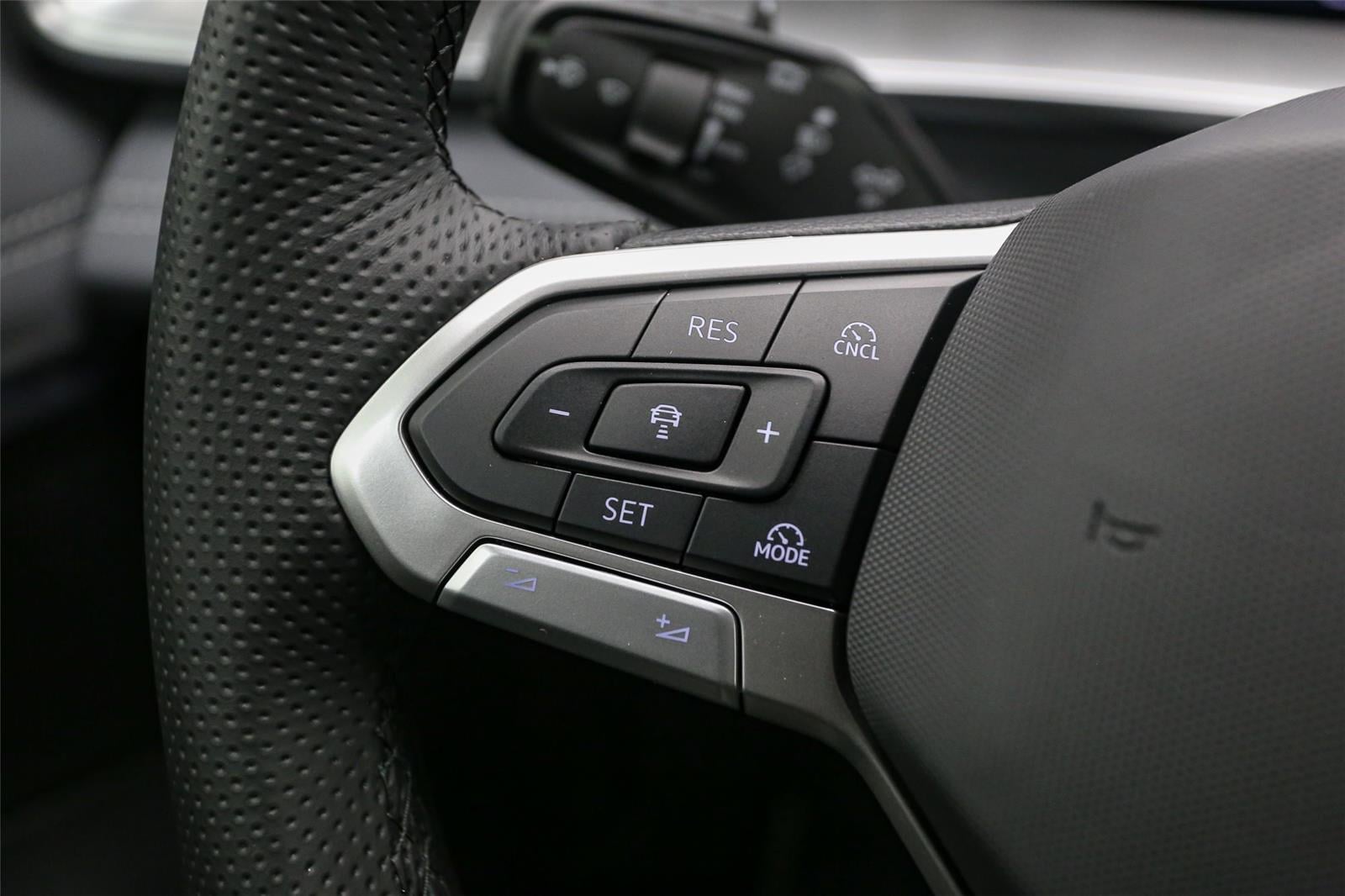 2026 Volkswagen Tiguan SE R-LINE BLACK - Photo 25