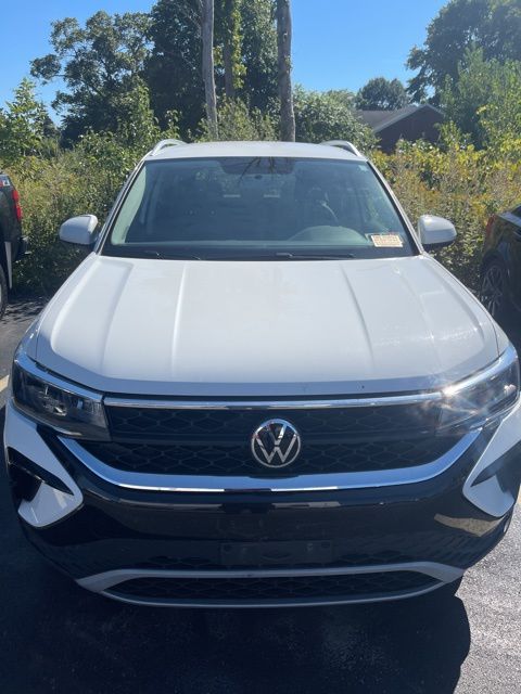 Used 2022 Volkswagen Taos SE with VIN 3VVWX7B20NM031364 for sale in Lockport, NY