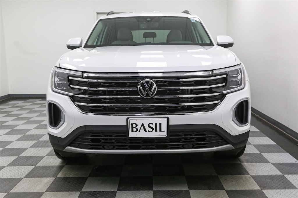 2026 Volkswagen Atlas SE Technology photo 2