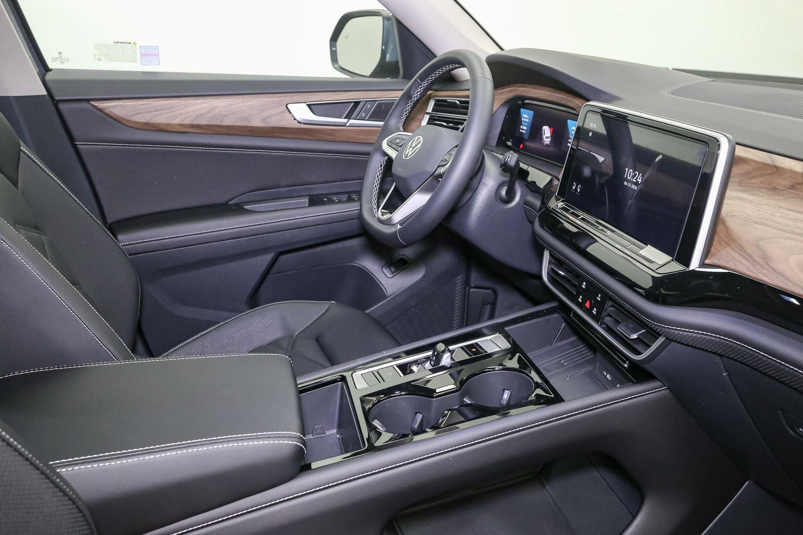 2026 Volkswagen Atlas SE w/Tech - Photo 15