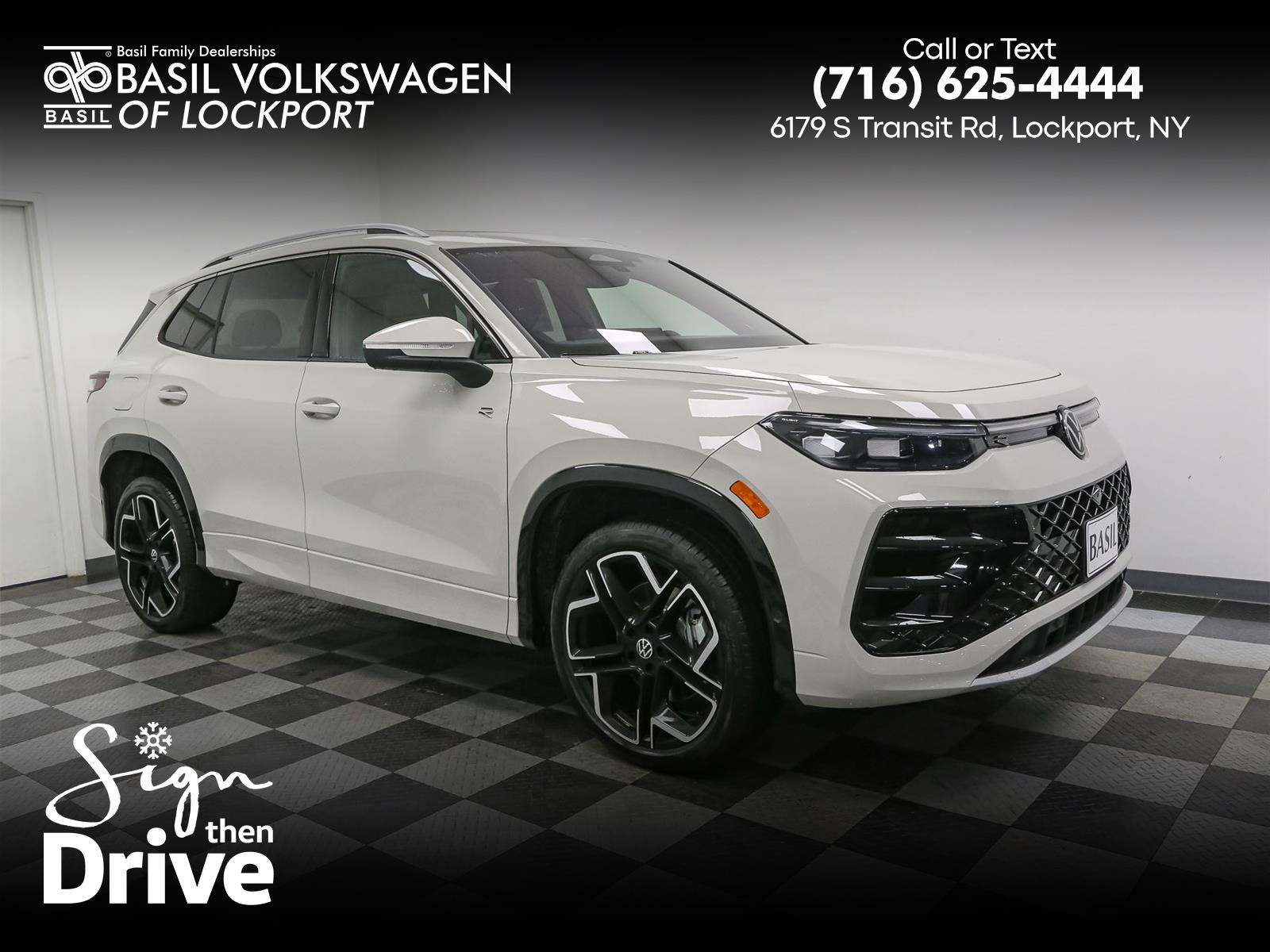 2026 Volkswagen Tiguan SEL R-LINE TURBO's photo