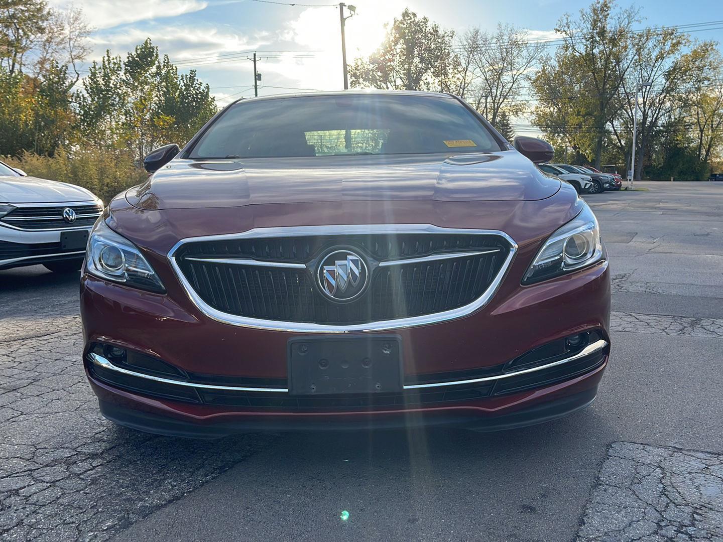 2017 Buick LaCrosse Essence photo 2