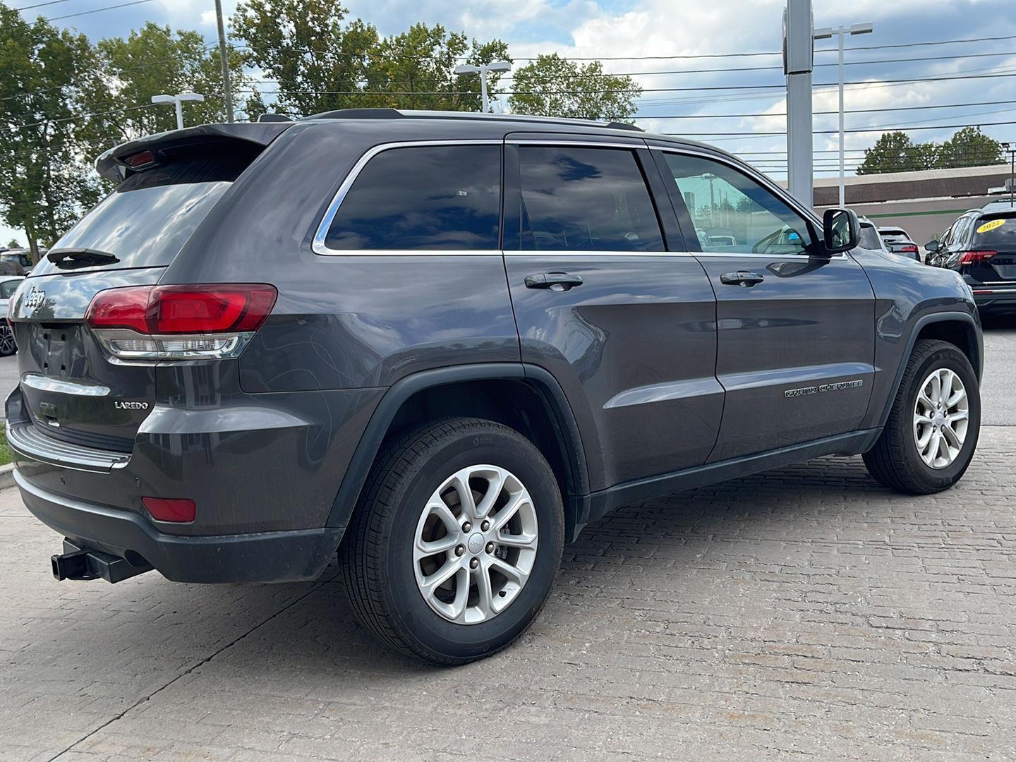 2021 Jeep Grand Cherokee Laredo X photo 4