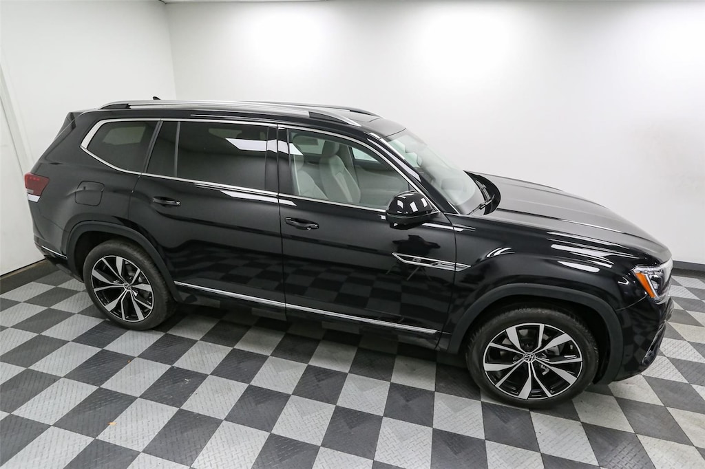 2026 Volkswagen Atlas SEL Premium R-Line photo 3