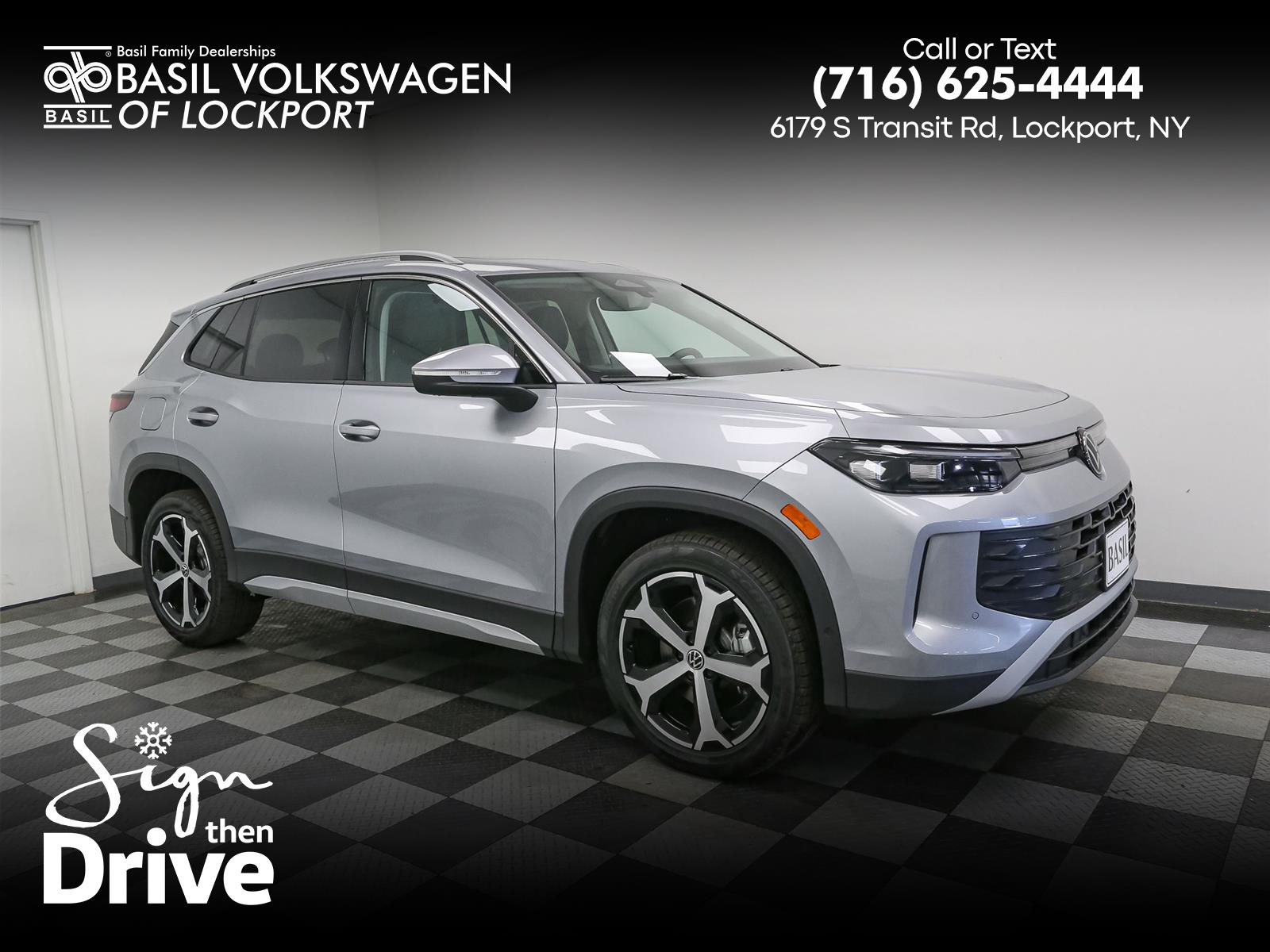 2025 Volkswagen Tiguan SE's photo