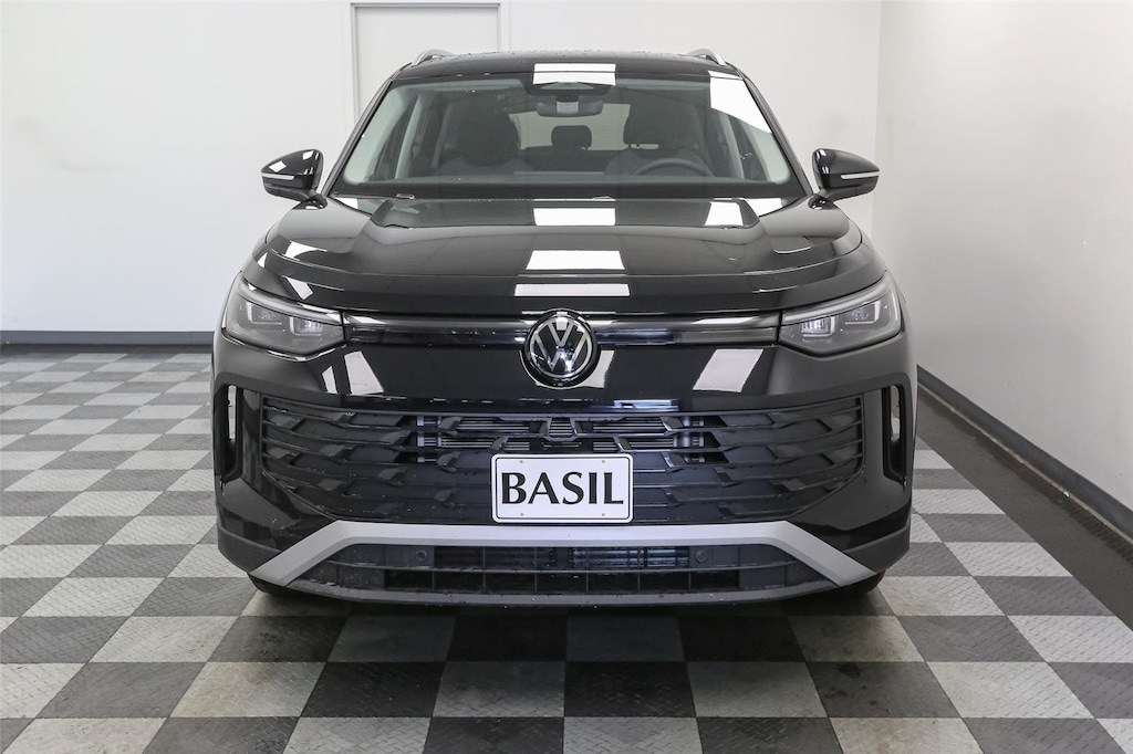 New 2025 Volkswagen Tiguan S 4MOTION