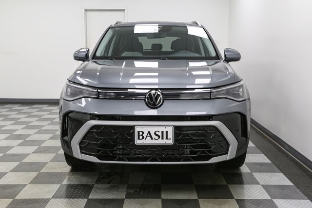 2025 Volkswagen Taos SEL photo 3