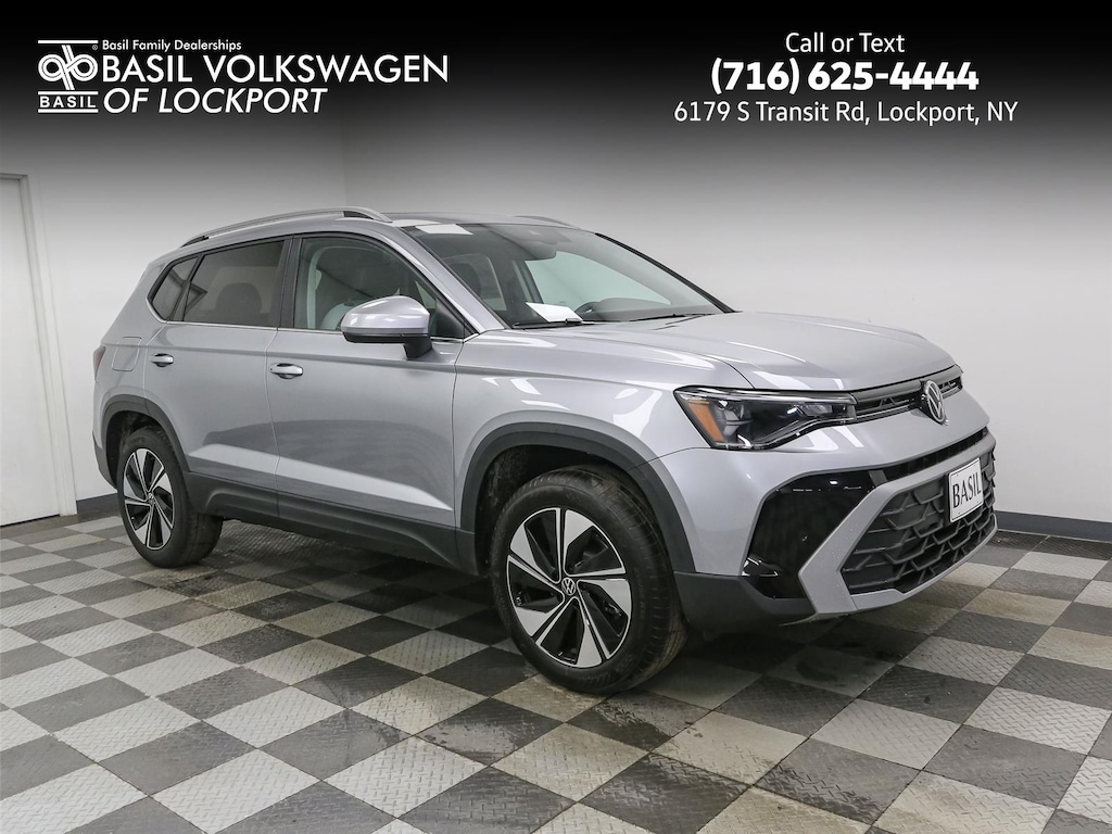 New 2025 Volkswagen Taos SE 4MOTION