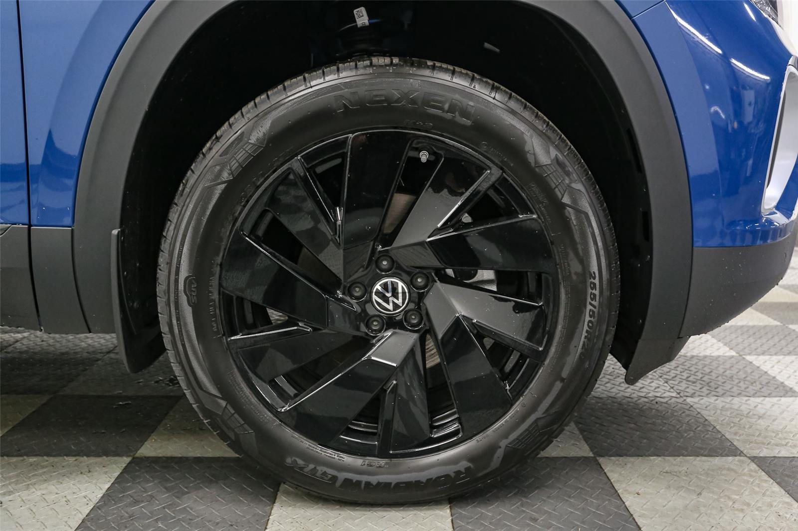 2026 Volkswagen Atlas SE w/Tech - Photo 12