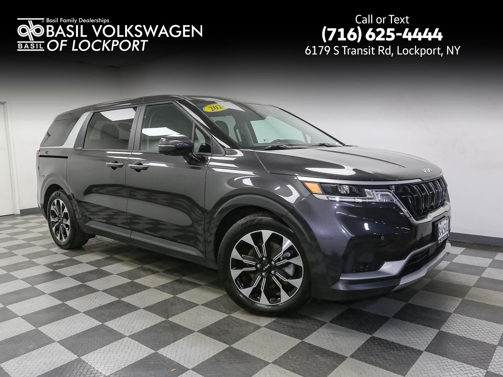 2024 Kia Carnival EX's photo