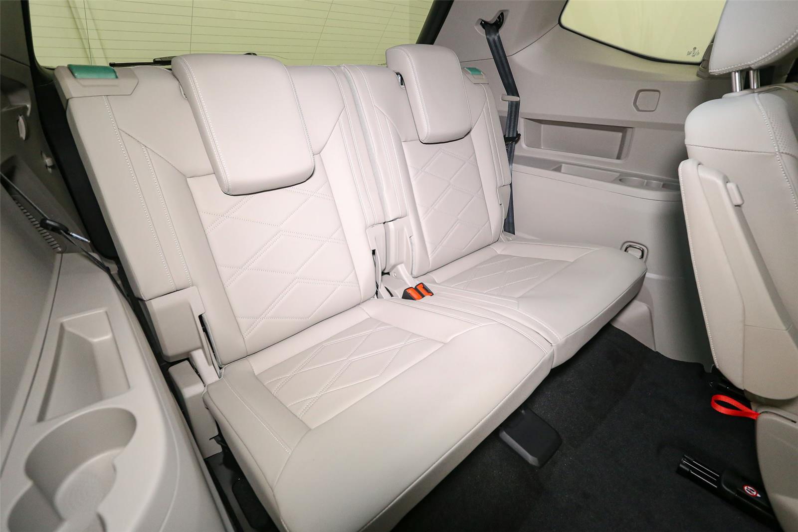 2026 Volkswagen Atlas SE w/Tech - Photo 16
