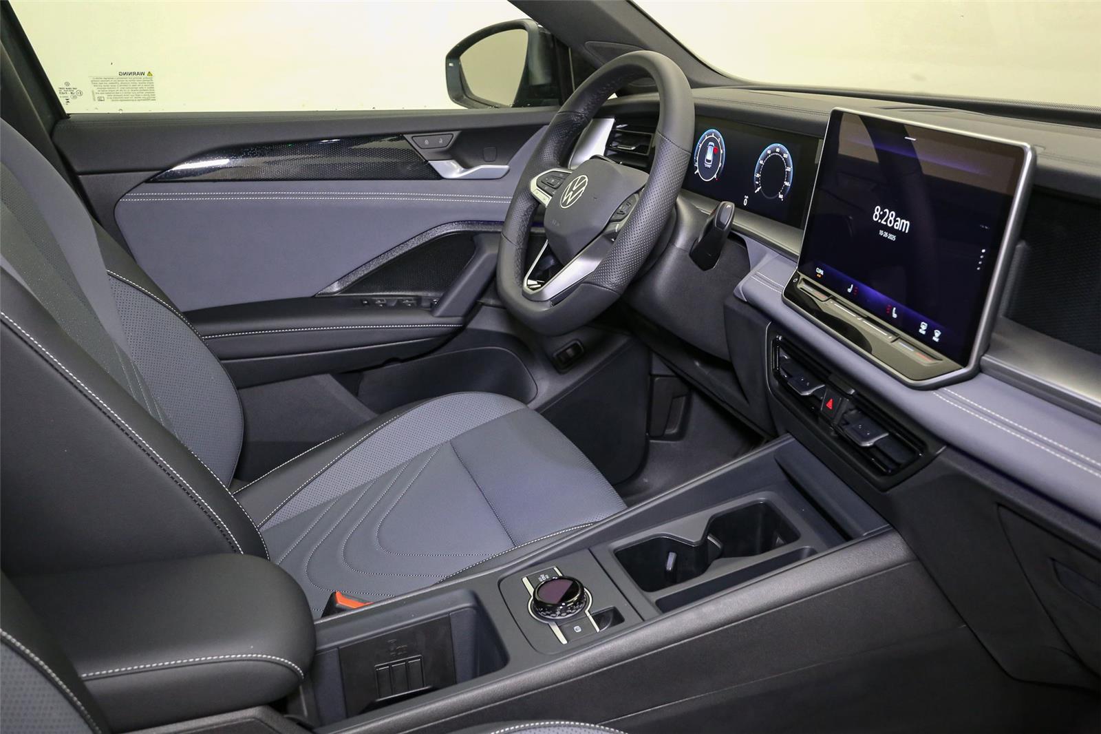 2026 Volkswagen Tiguan SE R-LINE BLACK - Photo 16