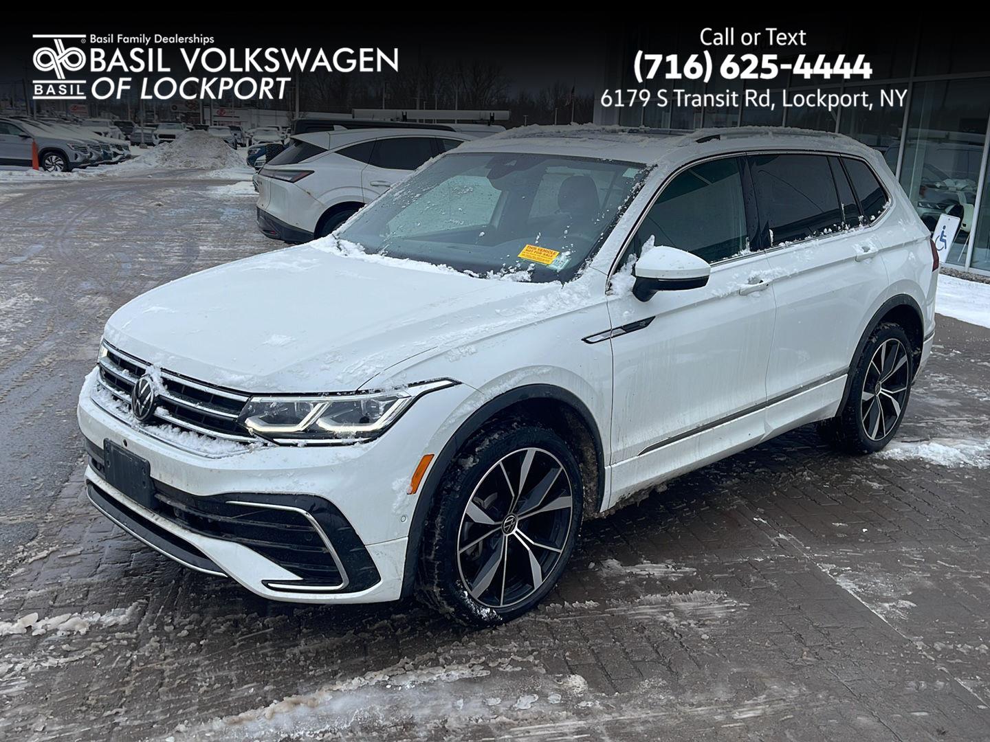 2024 Volkswagen Tiguan SEL R-LINE's photo