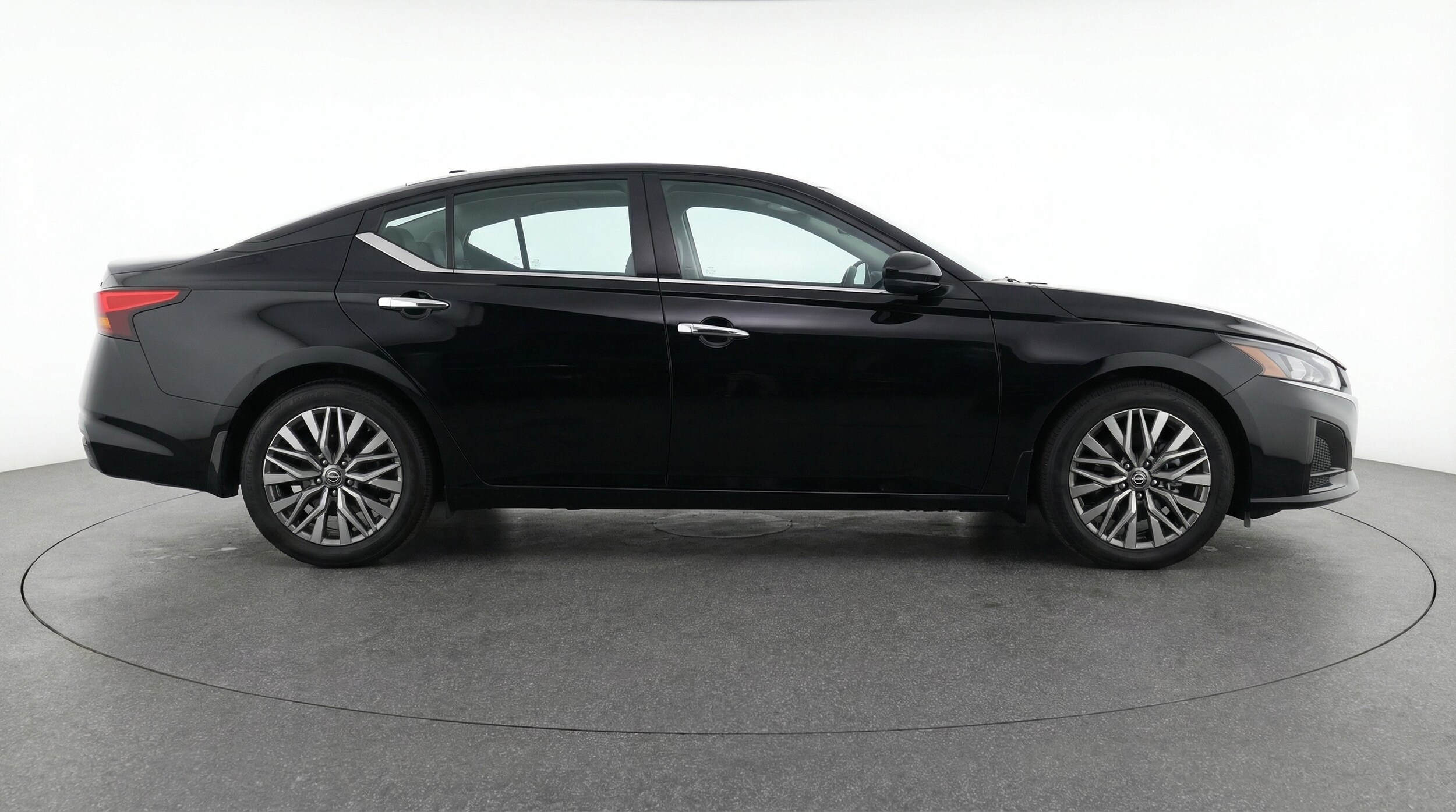 Thumbnail: 2025 Nissan Altima - 8