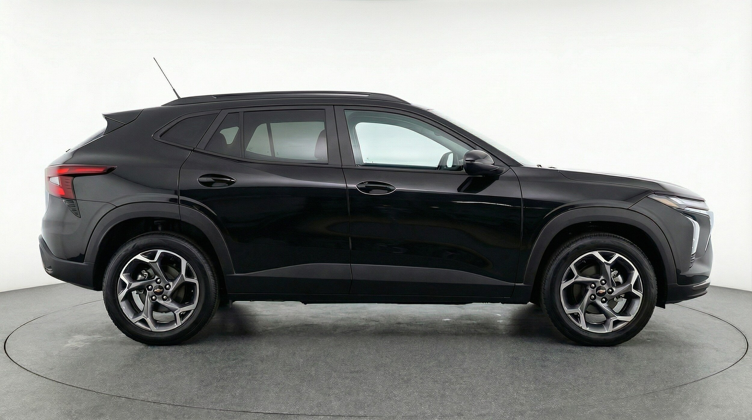 Thumbnail: 2025 Chevrolet Trax - 8