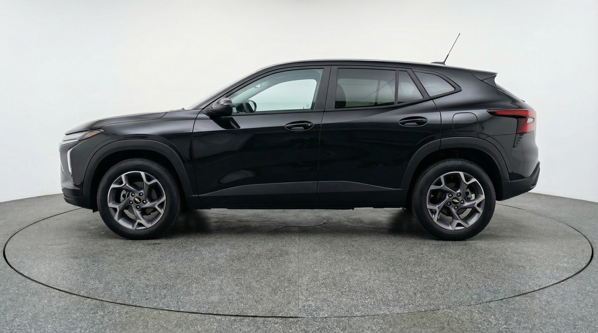 Thumbnail: 2025 Chevrolet Trax - 4