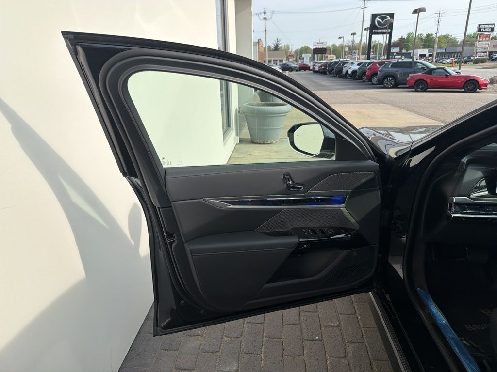2026 BMW i7 60 - Photo 42
