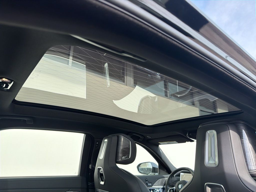 2026 BMW i7 60 - Photo 16