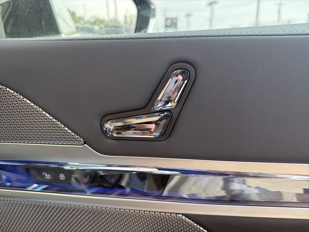 2026 BMW i7 60 - Photo 27