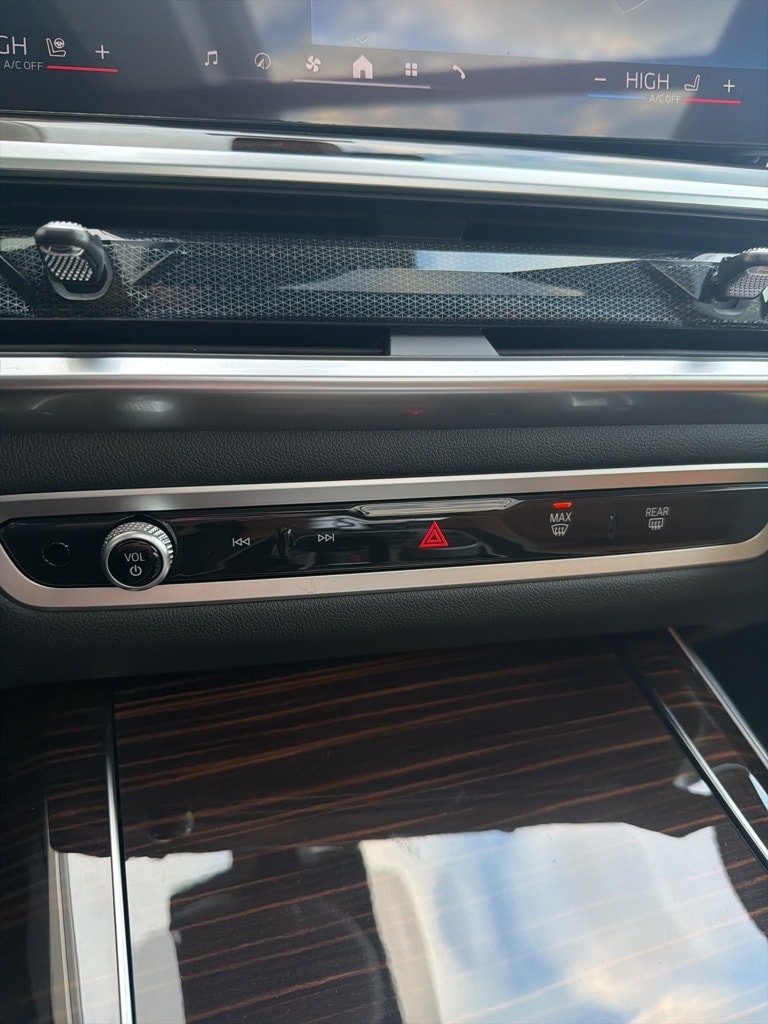 2026 BMW X7 M60i - Photo 86