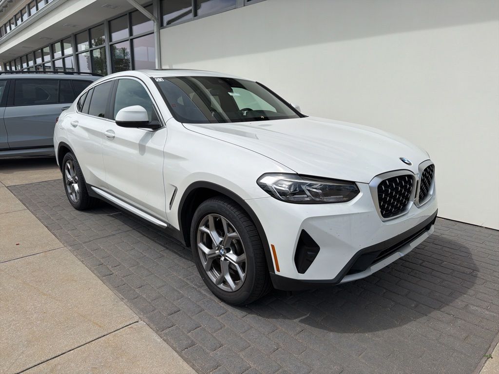 2025 BMW X4 xDrive30i's photo