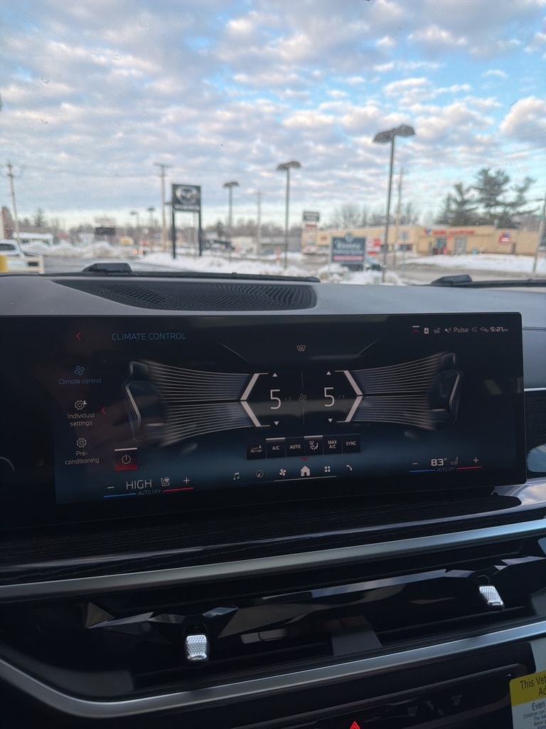 2026 BMW X7 M60i - Photo 44