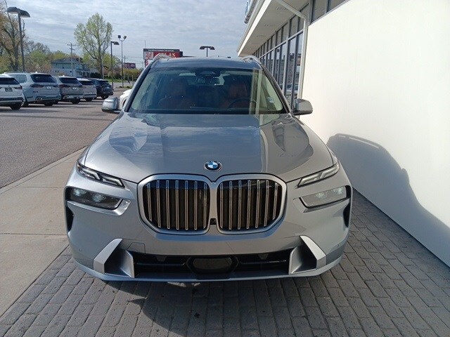 Used 2025 BMW X7 40i with VIN 5UX23EM06S9Y44029 for sale in South Bend, IN