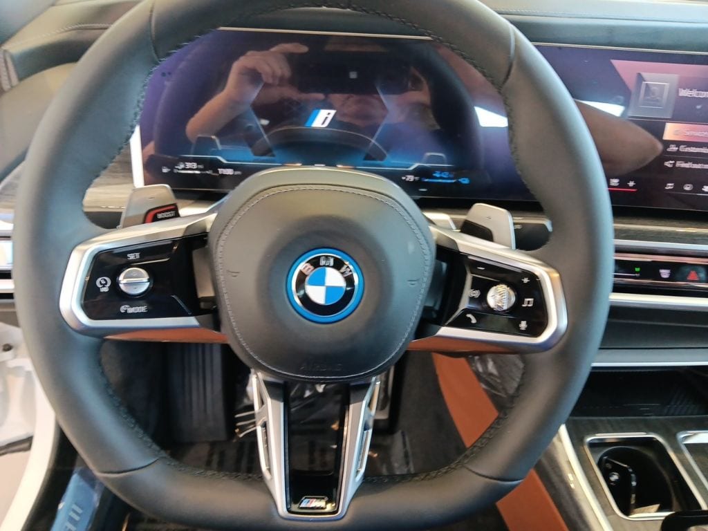 2026 BMW 7 Series 750e - Photo 15
