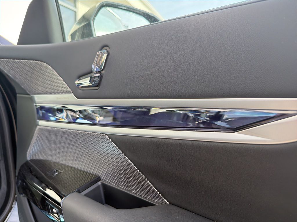 2026 BMW i7 60 - Photo 26