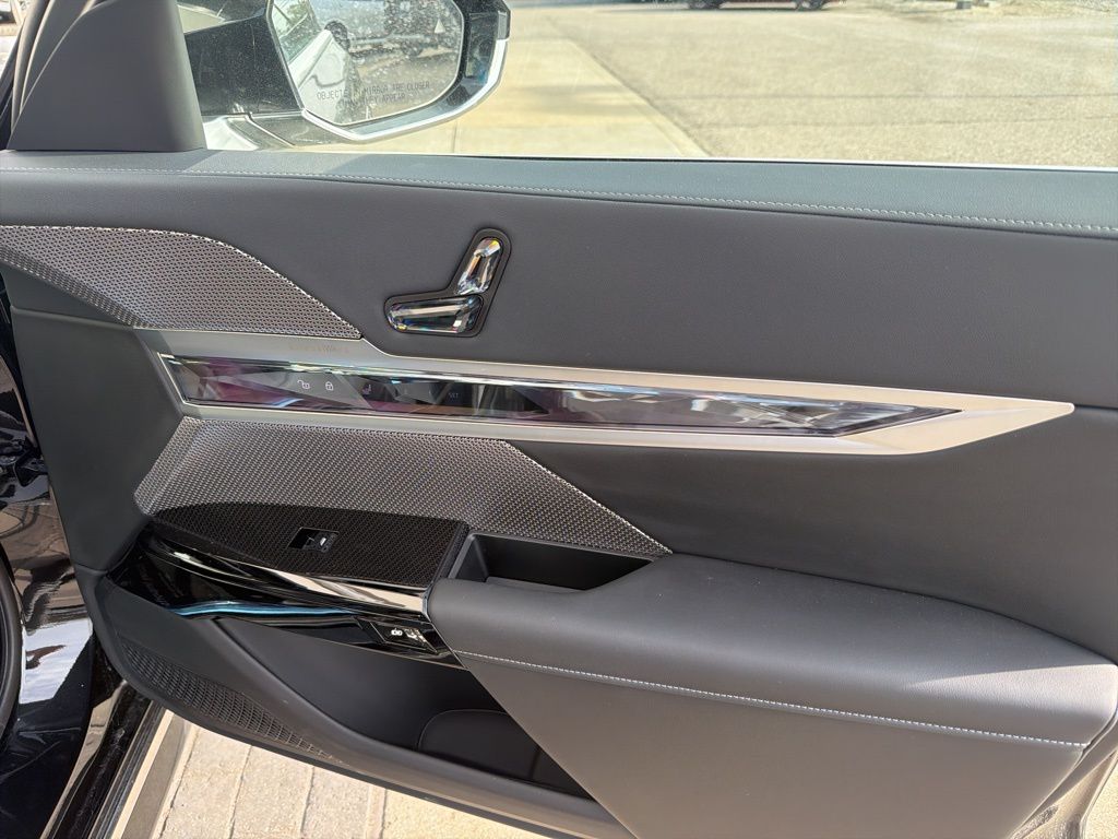 2026 BMW i7 60 - Photo 25
