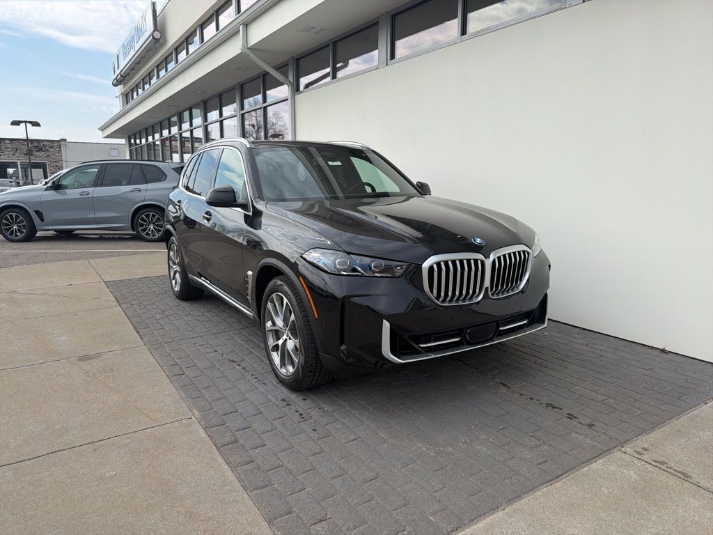 2026 BMW X5 xDrive50e's photo