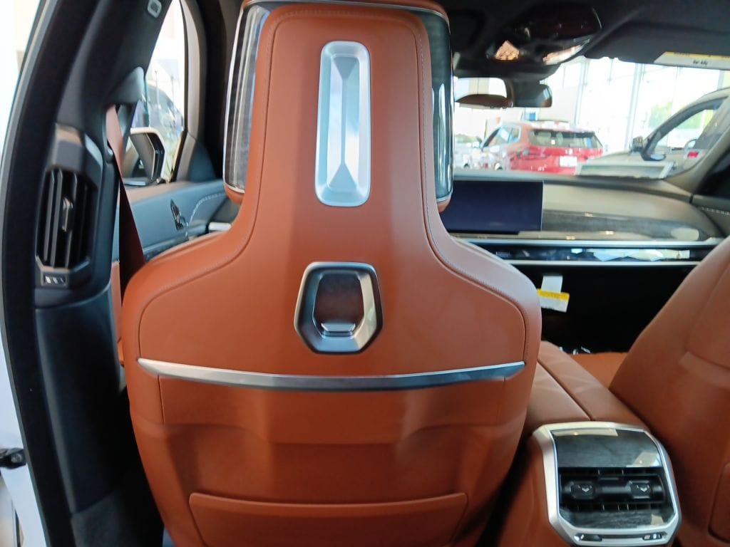 2026 BMW 7 Series 750e - Photo 11