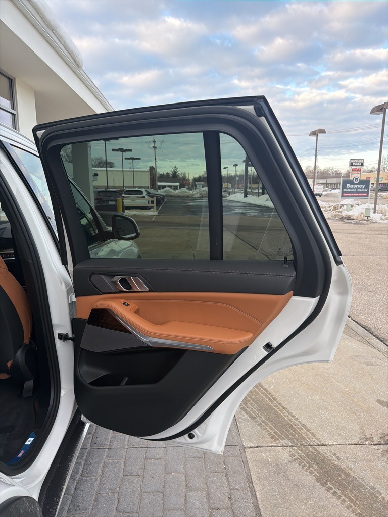 2026 BMW X7 M60i - Photo 63