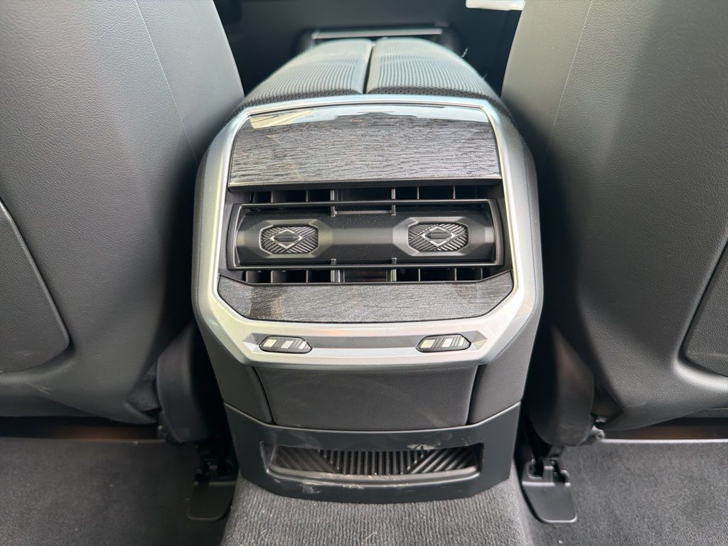 2026 BMW i7 60 - Photo 23