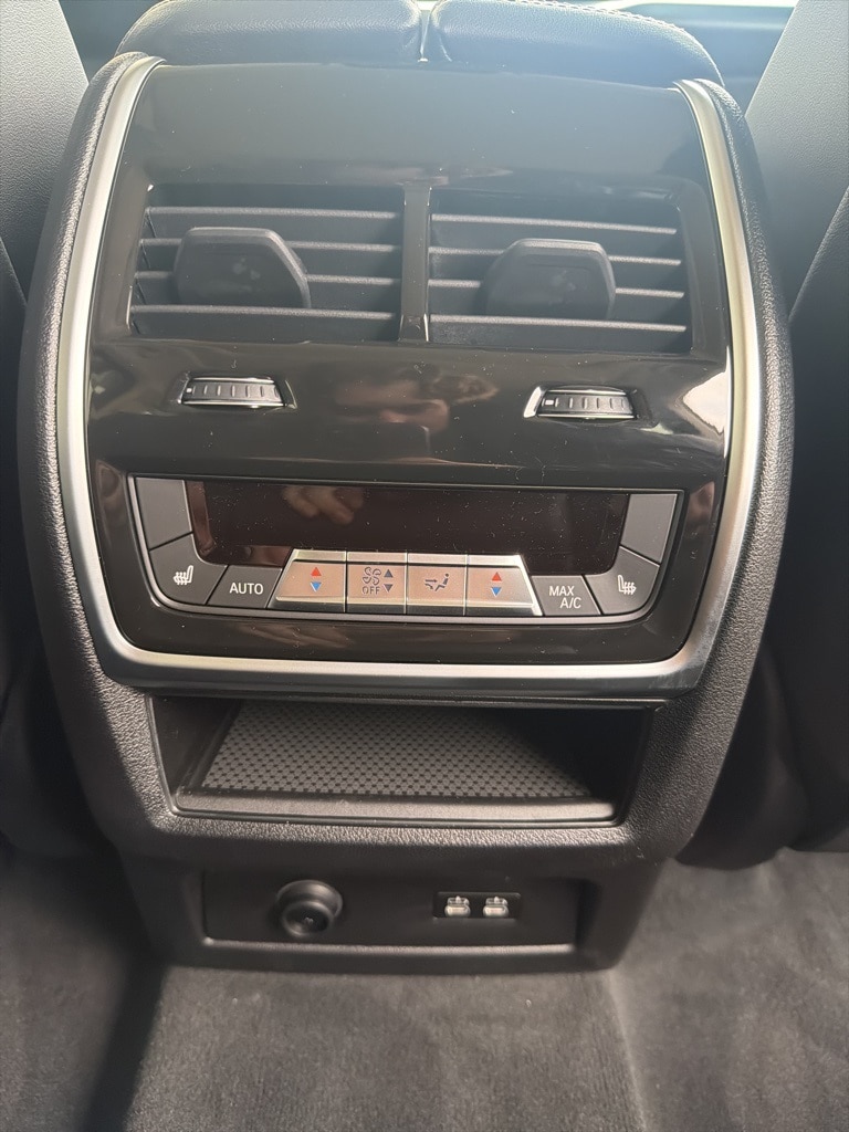 2026 BMW X7 40i - Photo 27